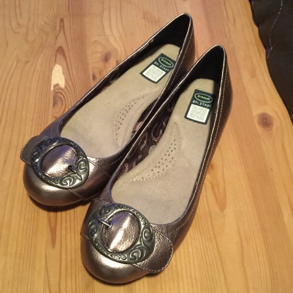 Flats - Picture 1 of 3